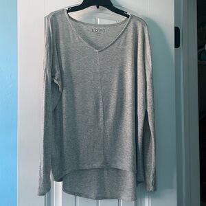 Ann Taylor Loft drapey hi-lo hem v-neck long sleeve tee t-shirt gray XS